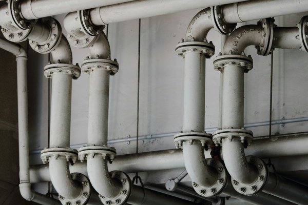 Combien coûte un débouchage de canalisation ? Tarifs et conseils pour éviter les surprises